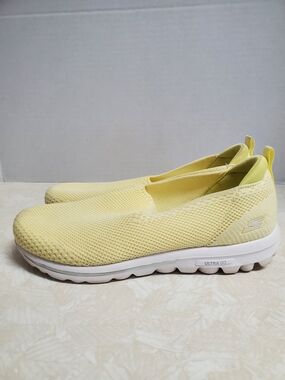 Skechers GOGA Women’s Pale Yellow Slip-On Knit Sneakers
